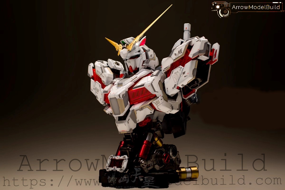 Picture of AeroModelBuild Unicorn Gundam Head Chest with LED Built & Painted 1/35 Model Kit