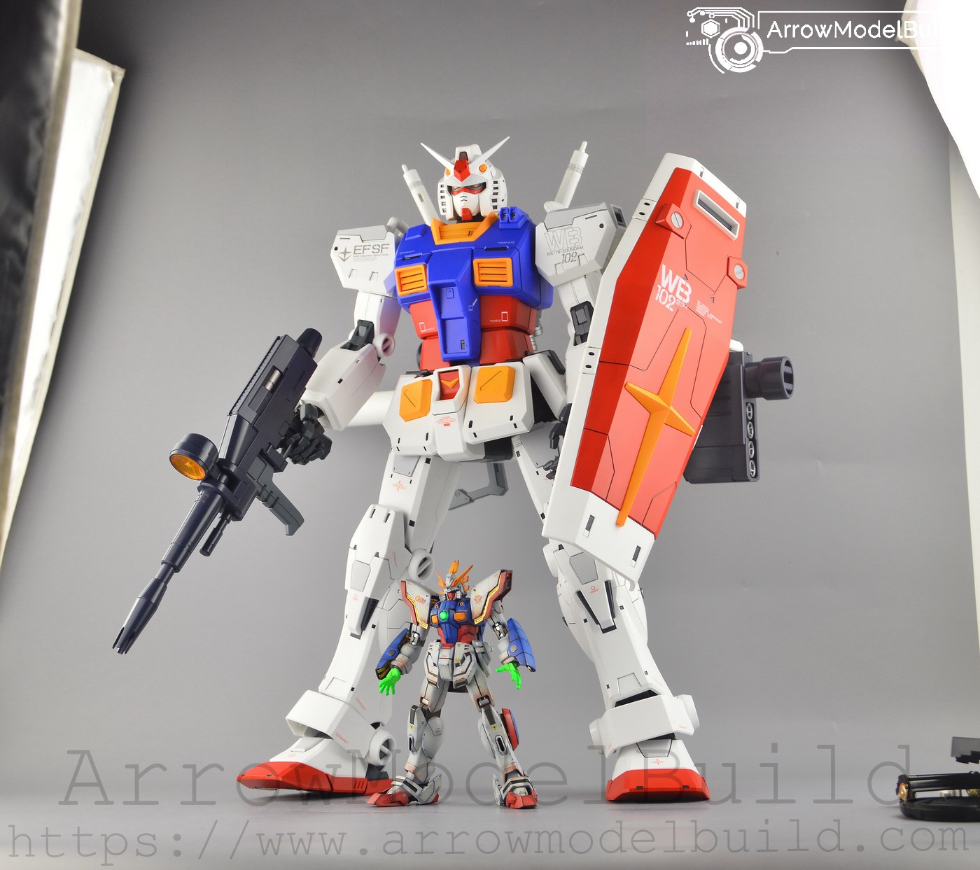 Picture of AeroModelBuild RX-78-2 Gundam (Custom Color) Built & Painted 1/35 Model Kit