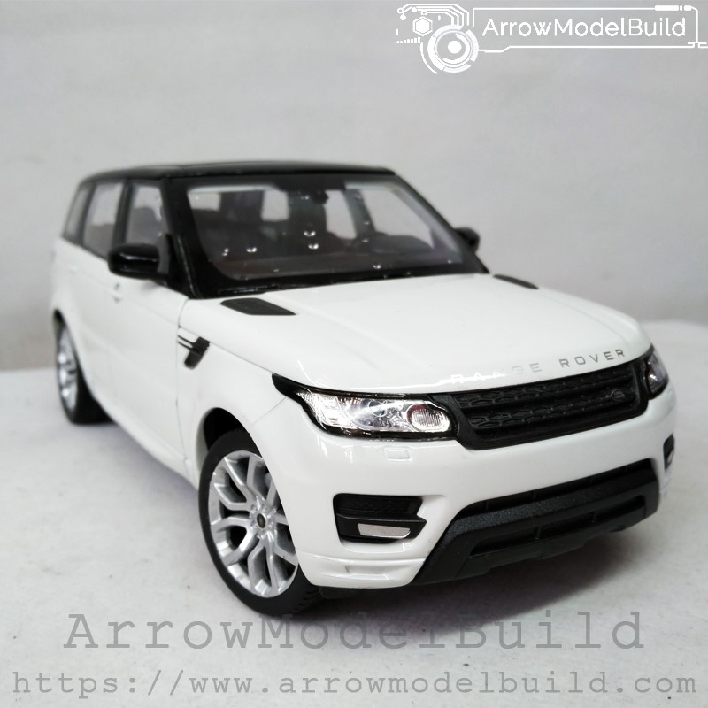 Picture of AeroModelBuild Land Rover Custom Color (Carry White) Built & Painted 1/24 Model Kit