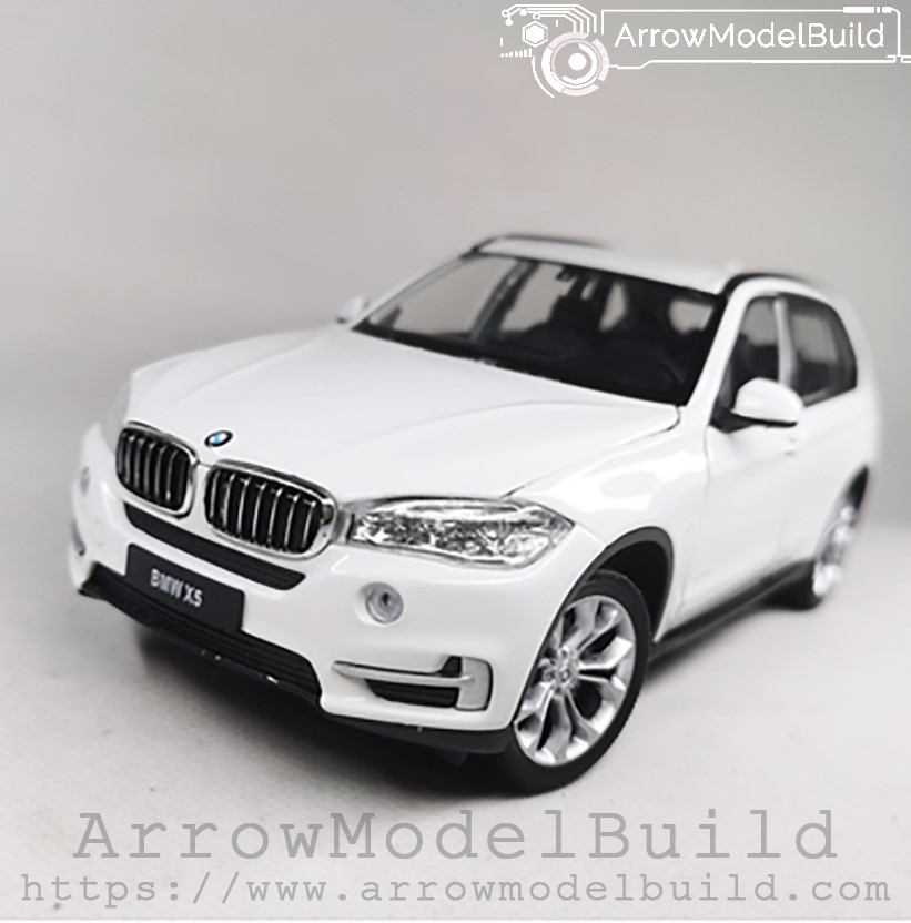Picture of AeroModelBuild BMW X5 (Mineral White) Built & Painted 1/24 Model Kit
