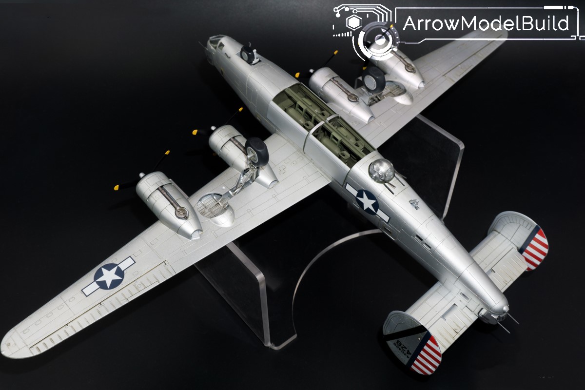 Picture of AeroModelBuild B24 B-24J Liberator Bomber Built and Painted 1/72 Model Kit