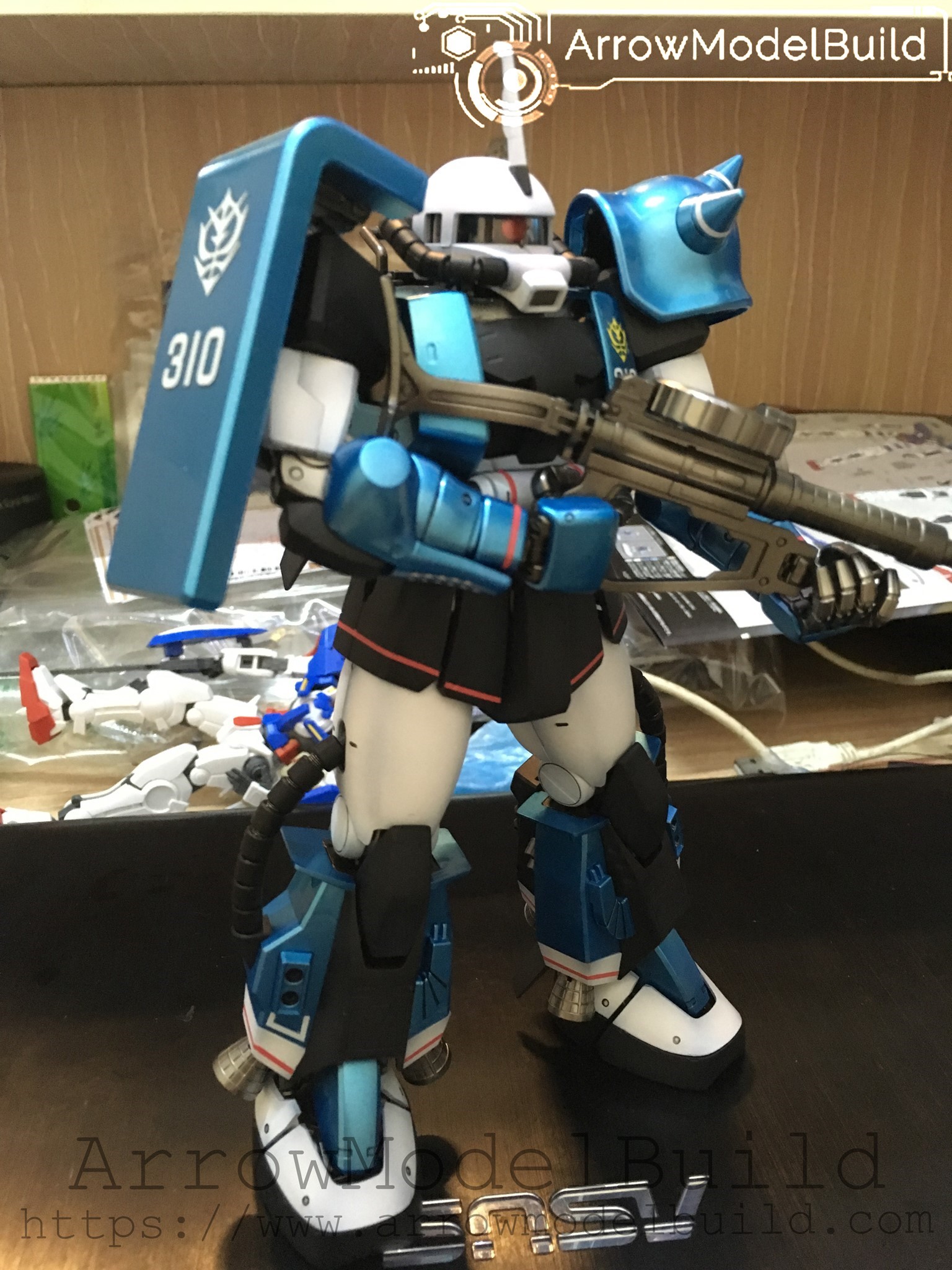 Picture of AeroModelBuild UMA Lightning's Zaku Hight Mobility Type (Metal Color) Built & Painted MG 1/100 Model Kit