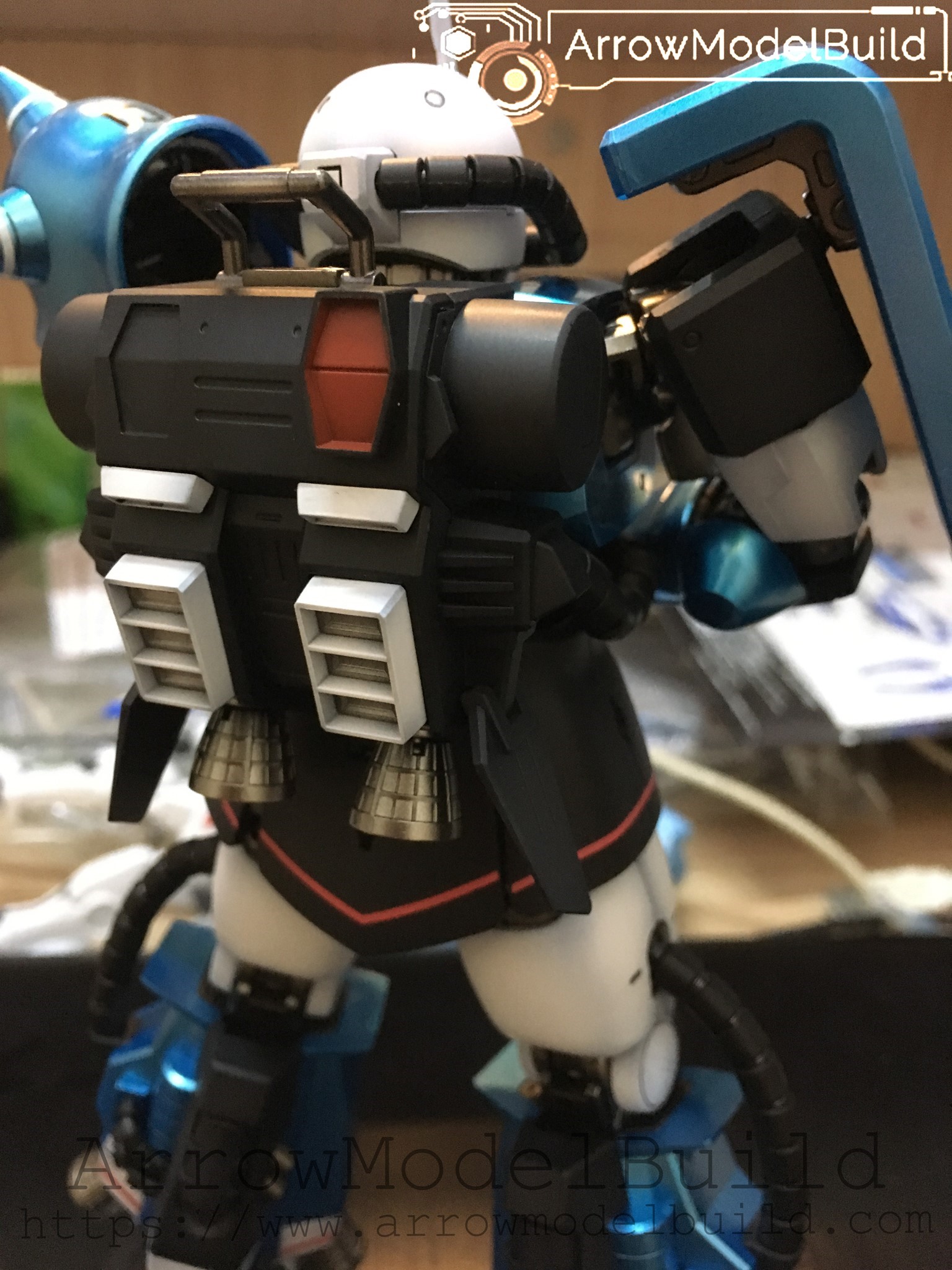 Picture of AeroModelBuild UMA Lightning's Zaku Hight Mobility Type (Metal Color) Built & Painted MG 1/100 Model Kit, Picture 3