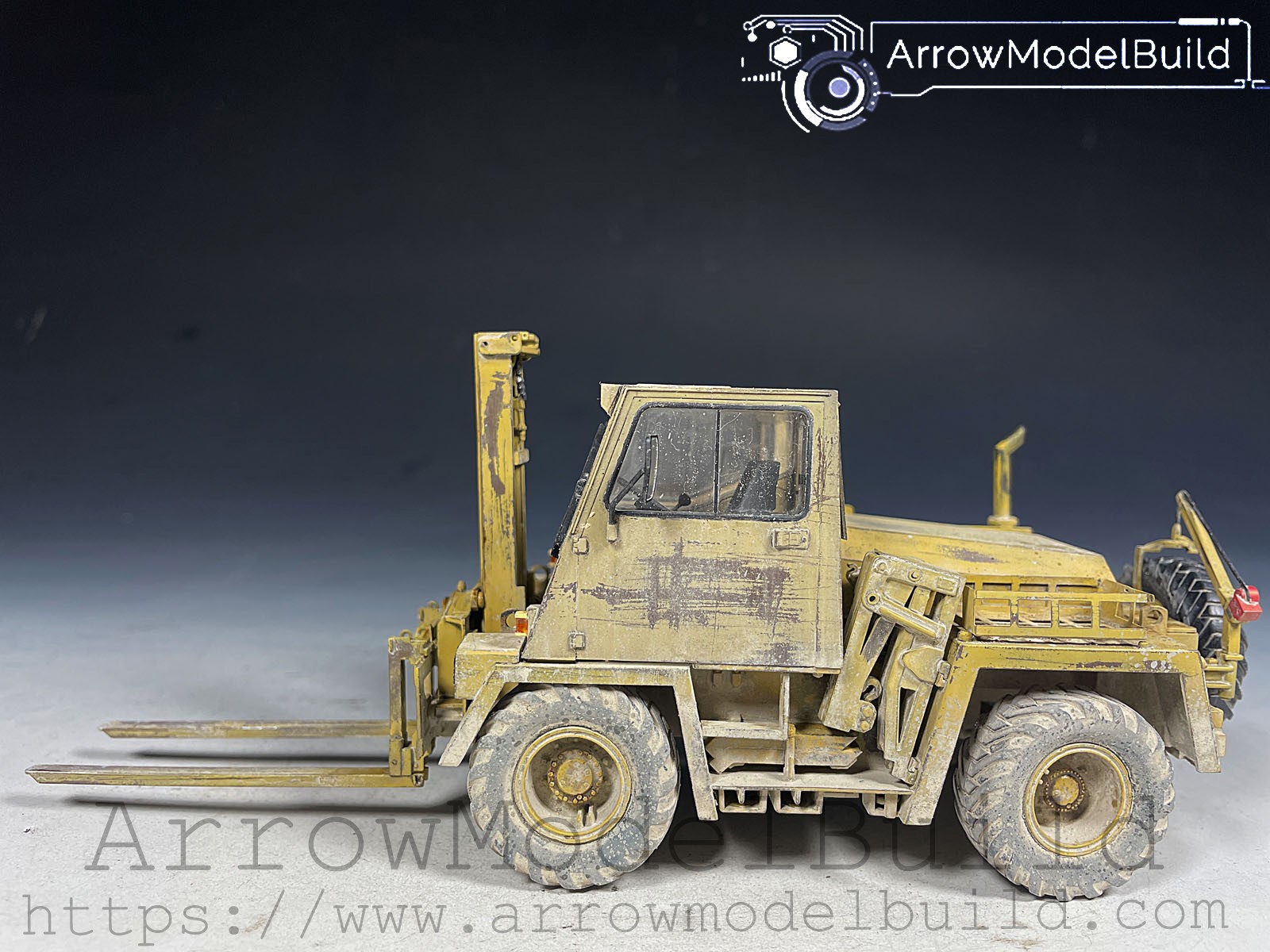 Picture of AeroModelBuild Forklift Built & Painted 1/35 Model Kit